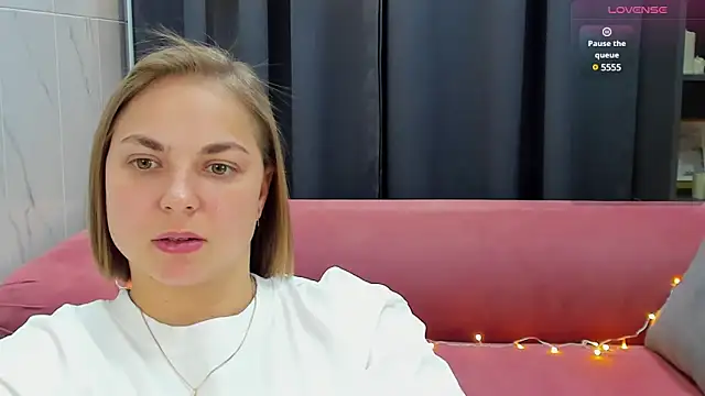 Snapshot of TataArdent chatting on 01/13/25, 11:17 TataArdent online show from 01/13/25, 11:17