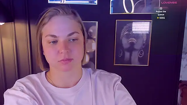 Snapshot of TataArdent chatting on 01/23/25, 11:47 TataArdent online show from 01/23/25, 11:47