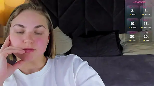 Snapshot of TataArdent chatting on 02/01/25, 02:37 TataArdent online show from 02/01/25, 02:37