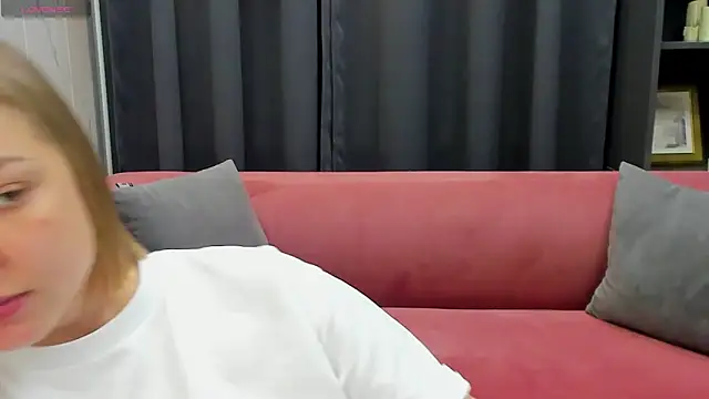 Snapshot of TataArdent chatting on 02/21/25, 08:27 TataArdent online show from 02/21/25, 08:27