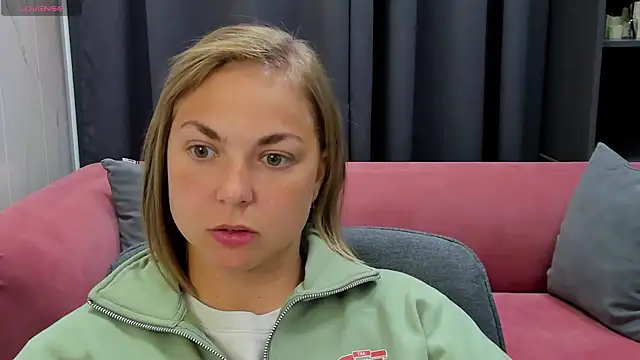 Snapshot of TataArdent chatting on 09/30/25, 08:14 TataArdent online show from 09/30/25, 08:14