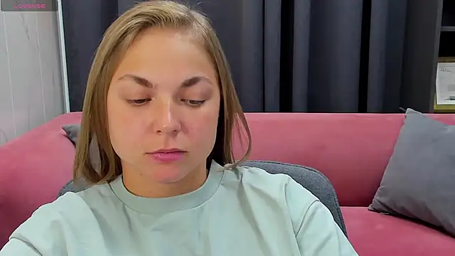 Snapshot of TataArdent chatting on 10/22/25, 08:19 TataArdent online show from 10/22/25, 08:19