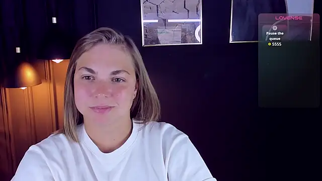 Snapshot of TataArdent chatting on 10/28/25, 08:22 TataArdent online show from 10/28/25, 08:22