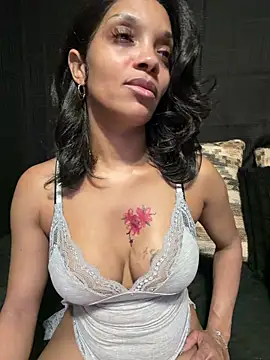 Rakiyahcharms online show from 06/11/26, 05:49