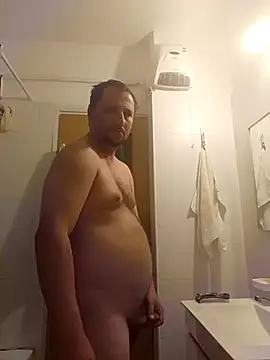 Snapshot of Miki20677 chatting on 10/11/25, 06:06 Miki20677 online show from 10/11/25, 06:06