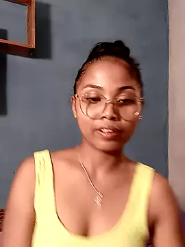 Snapshot of naya86 chatting on 12/05/24, 11:27 naya86 online show from 12/05/24, 11:27