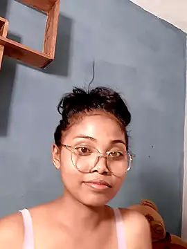 Snapshot of naya86 chatting on 12/14/24, 12:33 naya86 online show from 12/14/24, 12:33