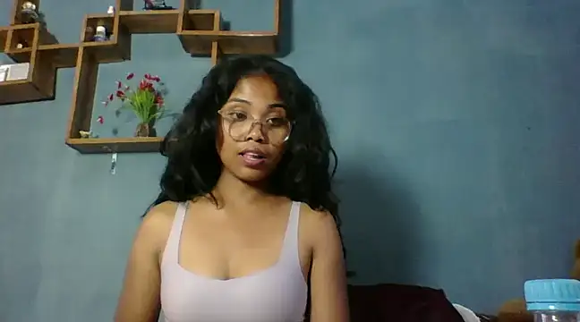 Snapshot of naya86 chatting on 12/16/24, 12:49 naya86 online show from 12/16/24, 12:49