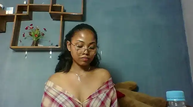 Snapshot of naya86 chatting on 02/09/25, 09:37 naya86 online show from 02/09/25, 09:37