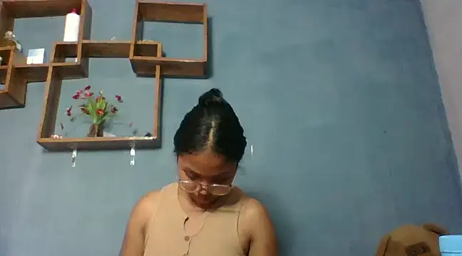 Snapshot of naya86 chatting on 02/11/25, 10:04 naya86 online show from 02/11/25, 10:04