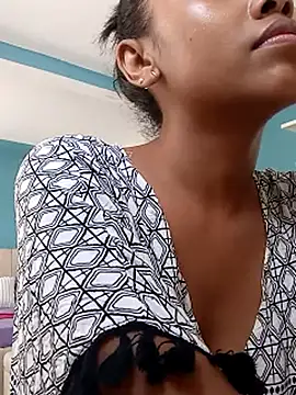 Snapshot of naya86 chatting on 02/26/25, 10:36 naya86 online show from 02/26/25, 10:36