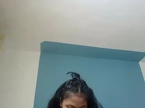 Snapshot of naya86 chatting on 10/02/25, 10:33 naya86 online show from 10/02/25, 10:33