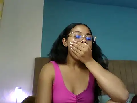 Snapshot of naya86 chatting on 10/25/25, 12:34 naya86 online show from 10/25/25, 12:34