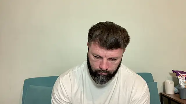 Snapshot of AlphaSparks chatting on 09/18/25, 03:08 AlphaSparks online show from 09/18/25, 03:08