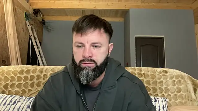 Snapshot of AlphaSparks chatting on 10/23/25, 02:55 AlphaSparks online show from 10/23/25, 02:55