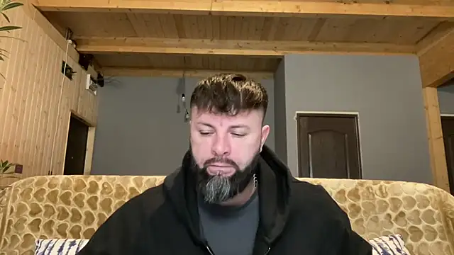 Snapshot of AlphaSparks chatting on 11/25/25, 03:50 AlphaSparks online show from 11/25/25, 03:50