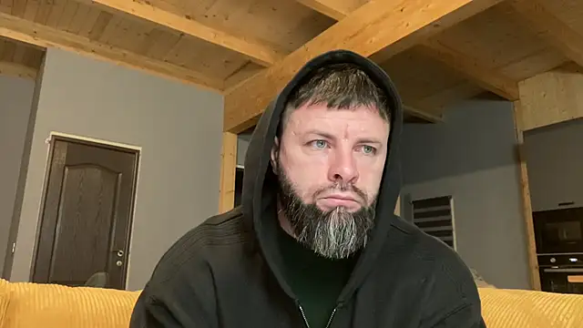 Snapshot of AlphaSparks chatting on 12/16/25, 03:44 AlphaSparks online show from 12/16/25, 03:44