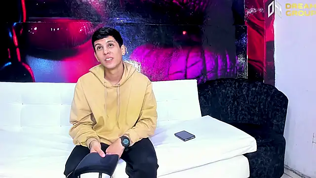 Snapshot of AmazingPartys chatting on 11/25/25, 01:00 AmazingPartys online show from 11/25/25, 01:00