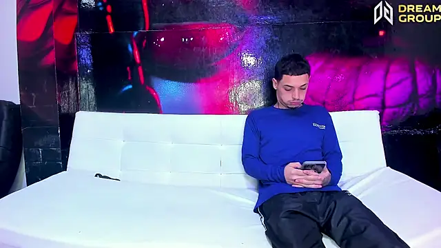 Snapshot of AmazingPartys chatting on 11/27/25, 12:51 AmazingPartys online show from 11/27/25, 12:51