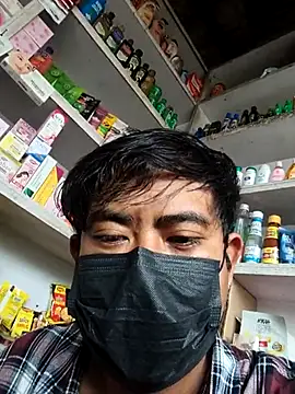 Yomo12345677 online show from 11/02/25, 06:49