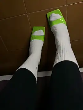 Snapshot of Wet-Pussycat chatting on 11/18/25, 03:38 Wet-Pussycat online show from 11/18/25, 03:38