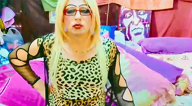 Goldeena online show from 03/19/25, 02:16