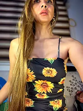 Snapshot of bigsurpriseforyou chatting on 11/06/25, 12:44 bigsurpriseforyou online show from 11/06/25, 12:44