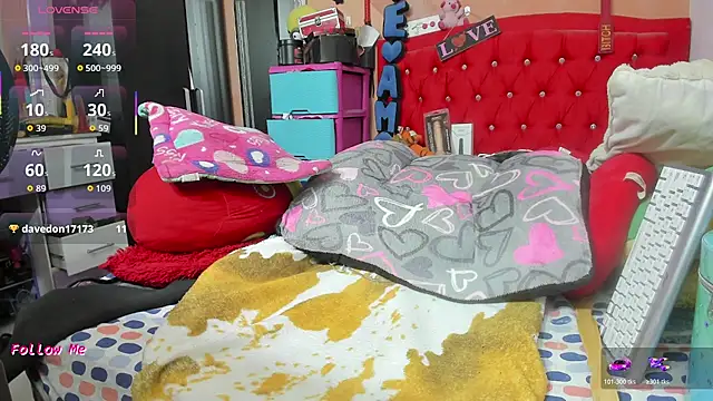 Snapshot of camile_milf chatting on 11/26/25, 08:54 camile milf online show from 11/26/25, 08:54