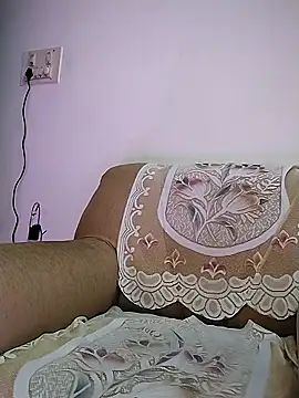 Snapshot of Nisha555 chatting on 11/17/25, 05:19 Nisha555 online show from 11/17/25, 05:19