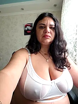 littleRikka online show from 11/03/25, 08:04