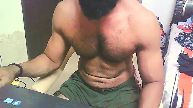 Snapshot of Vbestshow chatting on 09/27/25, 03:06 Vbestshow online show from 09/27/25, 03:06