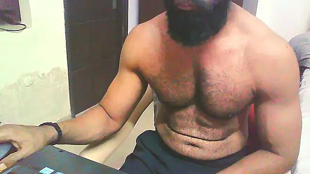 Snapshot of Vbestshow chatting on 10/08/25, 10:57 Vbestshow online show from 10/08/25, 10:57