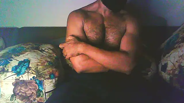 Snapshot of Vbestshow chatting on 11/18/25, 11:37 Vbestshow online show from 11/18/25, 11:37