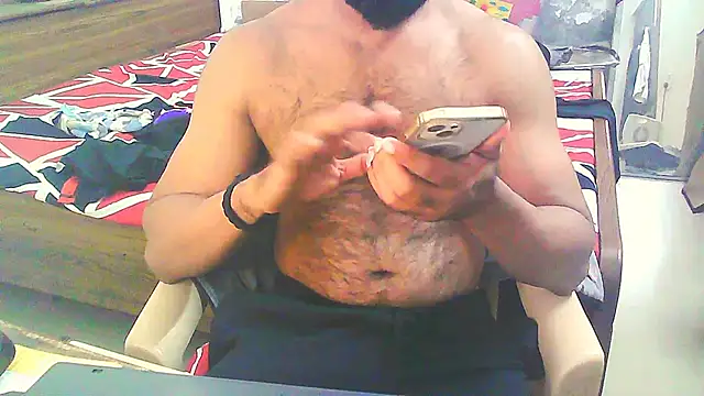 Snapshot of Vbestshow chatting on 12/05/25, 11:52 Vbestshow online show from 12/05/25, 11:52