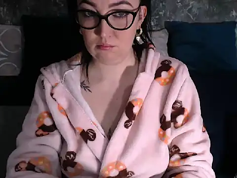 Snapshot of CreamyWetGirl chatting on 12/18/24, 07:26 CreamyWetGirl online show from 12/18/24, 07:26