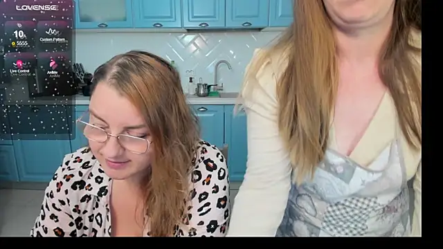 Snapshot of LIVYA chatting on 09/30/25, 06:29 LIVYA online show from 09/30/25, 06:29