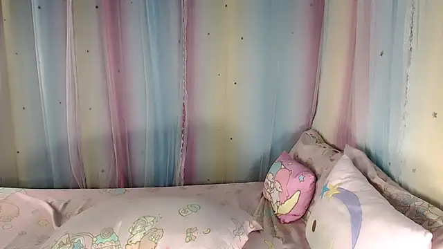 hersheykisses07 online show from 06/07/26, 07:17