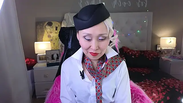 Snapshot of RoxalanaStar chatting on 03/25/26, 08:15 RoxalanaStar online show from 03/25/26, 08:15