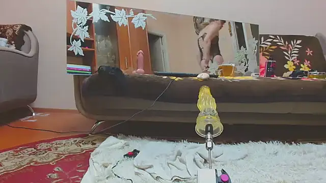 Snapshot of AlinasissyXX chatting on 03/15/25, 10:00 AlinasissyXX online show from 03/15/25, 10:00