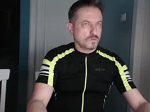 Snapshot of MisterFaithRO chatting on 04/15/26, 01:45 MisterFaithRO online show from 04/15/26, 01:45