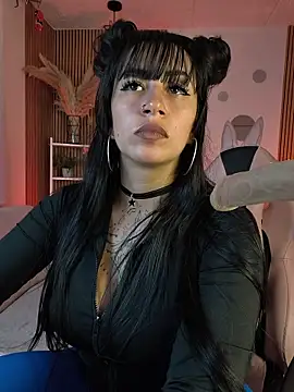 Tattooed spittingdoll online show from 10/31/25, 12:33