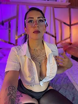 Snapshot of Tattooed_spittingdoll chatting on 07/27/26, 11:39 Tattooed spittingdoll online show from 07/27/26, 11:39