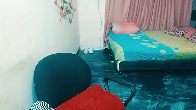 Snapshot of CindyClimax chatting on 10/22/25, 02:01 CindyClimax online show from 10/22/25, 02:01