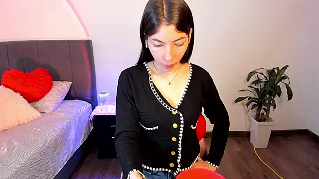 SarahLee  online show from 01/27/25, 04:01