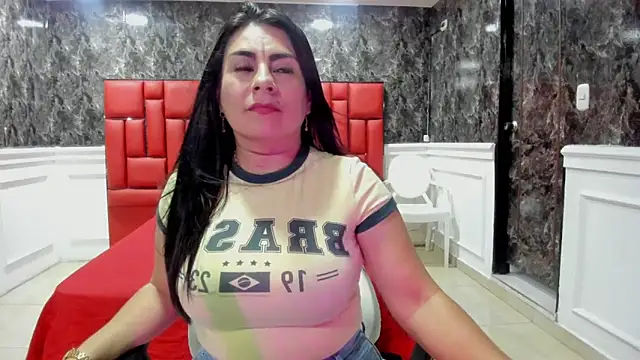 Snapshot of Imyourdirtymilf chatting on 10/03/25, 07:00 Imyourdirtymilf online show from 10/03/25, 07:00