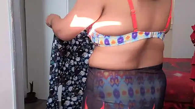 HotSpicyGujju online show from 05/14/26, 07:15