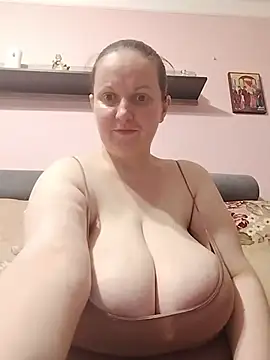 BustyLadyAlma online show from 07/20/26, 10:39