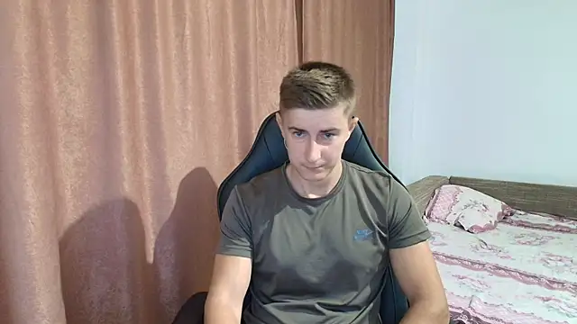 Snapshot of Todhorny9873 chatting on 02/17/25, 05:25 Todhorny9873 online show from 02/17/25, 05:25