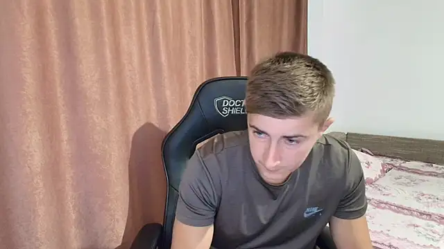 Snapshot of Todhorny9873 chatting on 02/19/25, 06:33 Todhorny9873 online show from 02/19/25, 06:33