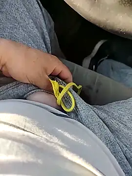 Snapshot of sarpe4 chatting on 10/20/25, 01:33 sarpe4 online show from 10/20/25, 01:33